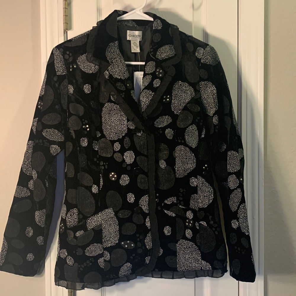 Chico’s blazer black with embezzlement